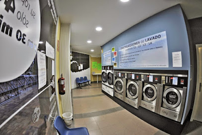 Lavandería autoservicio Laveley - Tres Cantos